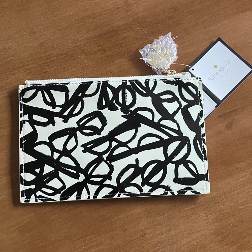 NWT kate spade | Zippered Pouch
